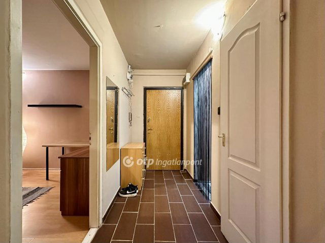 Eladó panellakás, Budapesten, III. kerületben 68.5 M Ft, 2 szobás