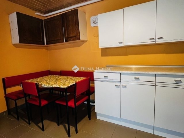 Eladó családi ház, Tápiószecsőn 25.9 M Ft, 2 szobás