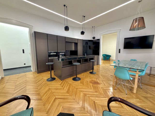 Eladó téglalakás, Budapesten, II. kerületben 250 M Ft