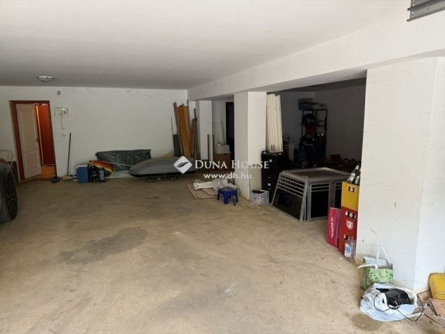 Eladó családi ház, Kozármislenyen 139.9 M Ft, 6 szobás