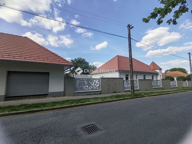 Eladó családi ház, Bonyhádon 98 M Ft, 5 szobás