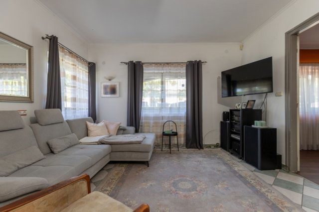 Eladó családi ház, Budapesten, IV. kerületben 212 M Ft, 6 szobás