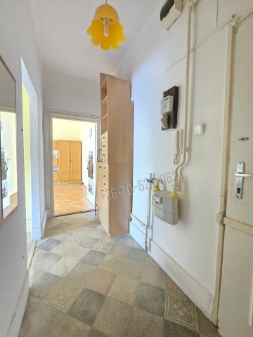 Eladó téglalakás, Pécsett, Hajnóczy úton 32.99 M Ft, 1 szobás