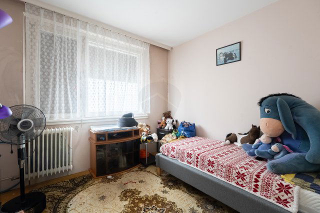 Eladó panellakás, Tatabányán 33.999 M Ft, 3 szobás