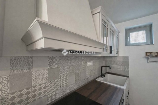 Eladó családi ház, Lakitelken 77.99 M Ft, 5 szobás