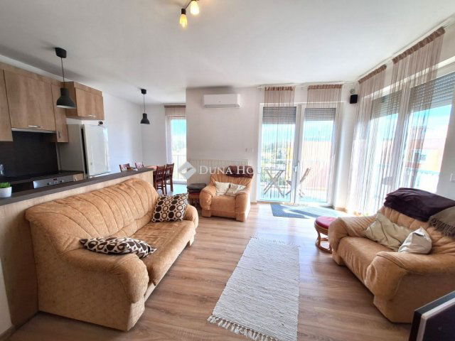Eladó téglalakás, Kecskeméten 87.9 M Ft, 4 szobás