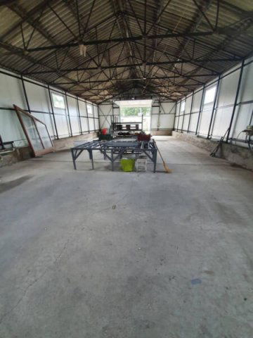 Kiadó ipari ingatlan, Esztergomban 500 E Ft / hó