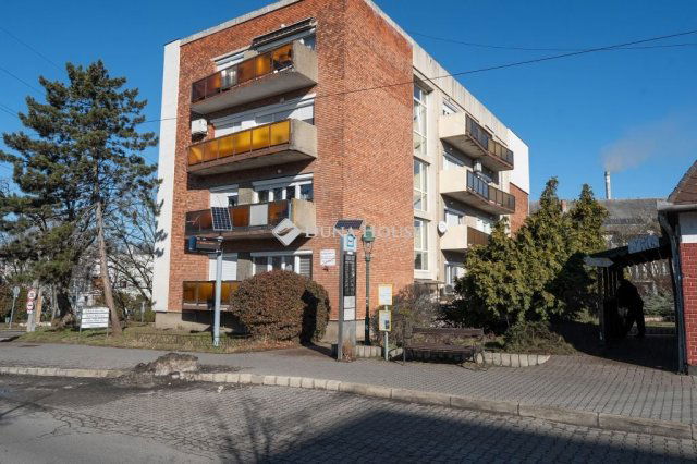 Eladó téglalakás, Tatabányán 41.9 M Ft, 2 szobás