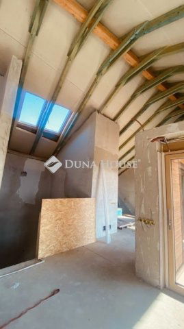 Eladó családi ház, Csömörön 245 M Ft, 4 szobás