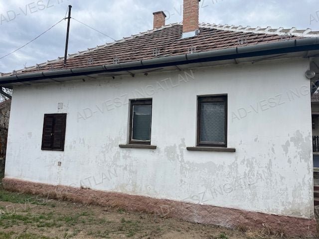 Eladó családi ház, Üllőn 49.9 M Ft, 2 szobás