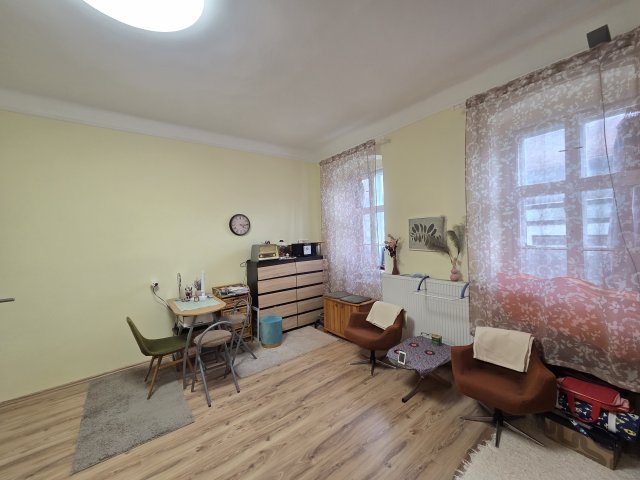 Eladó téglalakás, Keszthelyen 33 M Ft, 1 szobás