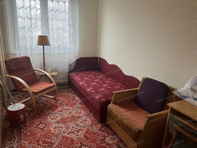 Eladó panellakás, Siófokon 55 M Ft, 1+1 szobás