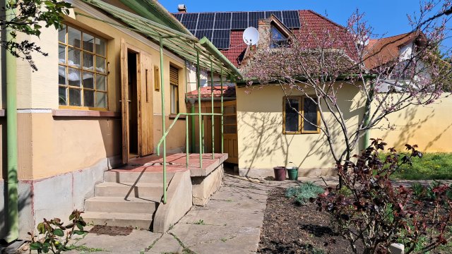 Eladó családi ház, Szolnokon 83 M Ft, 2 szobás