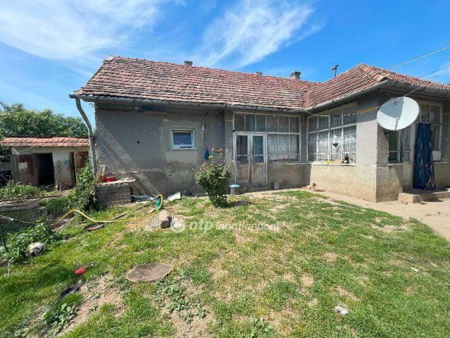 Eladó családi ház, Nagyszokolyon 23 M Ft, 3 szobás