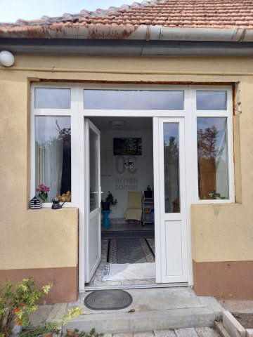 Eladó családi ház, Madarason 12 M Ft, 3 szobás