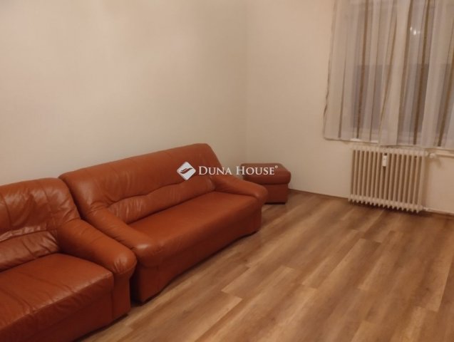 Eladó téglalakás, Pécsett 49.8 M Ft, 2 szobás