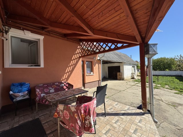 Eladó családi ház, Pécsett 108 M Ft, 3 szobás