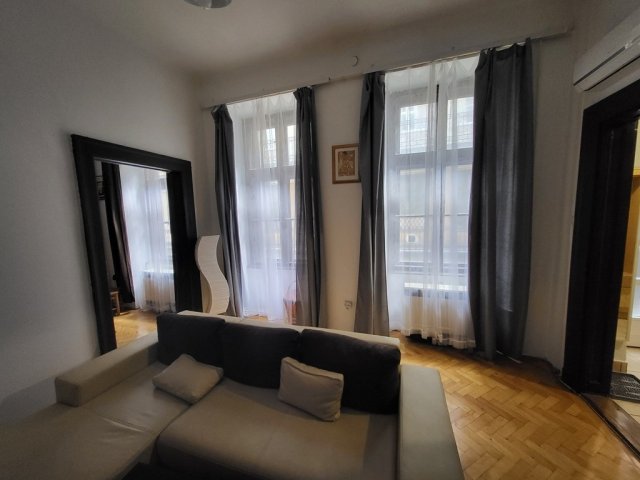 Eladó téglalakás, Budapesten, VIII. kerületben, Baross utcában