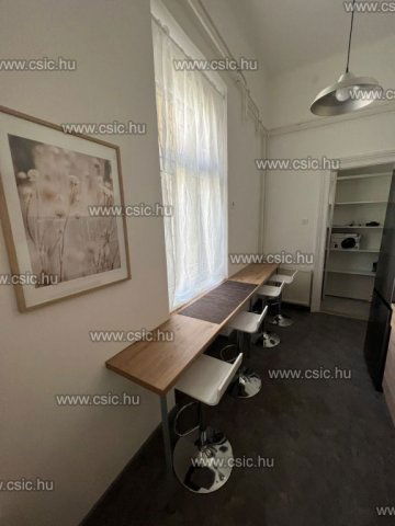 Eladó téglalakás, Budapesten, VI. kerületben 185.9 M Ft