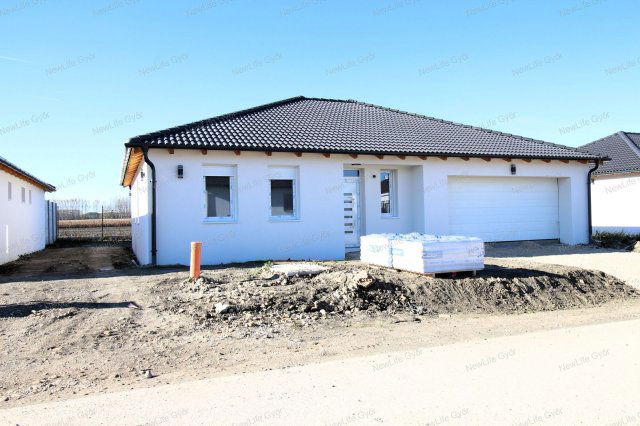 Eladó családi ház, Győrladaméren 125 M Ft, 4 szobás