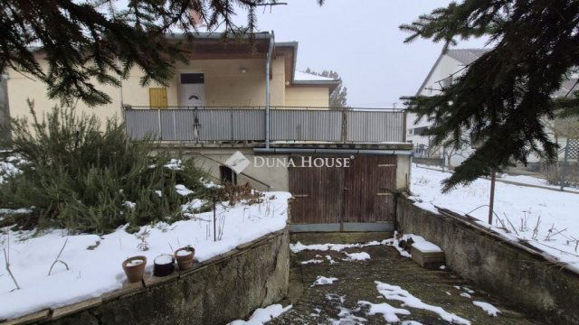 Eladó családi ház, Keszthelyen 102 M Ft, 3 szobás