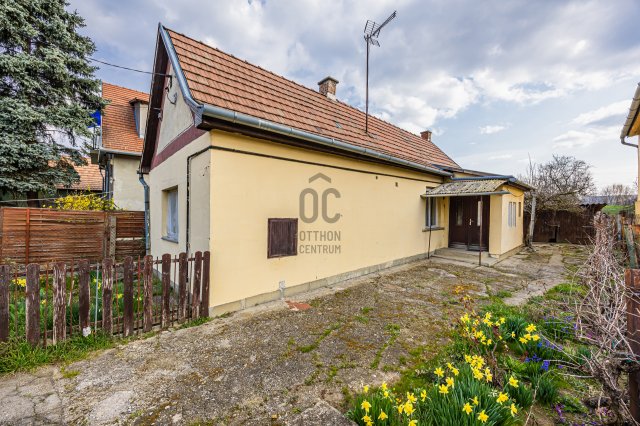Eladó családi ház, Budakalászon 55 M Ft, 2 szobás