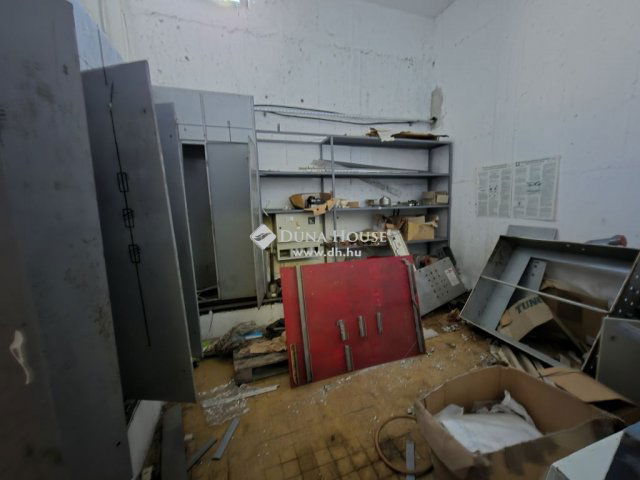 Eladó ipari ingatlan, Császáron 300 M Ft / költözzbe.hu