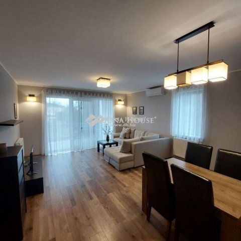 Kiadó téglalakás, albérlet, Tatán, Móricz Zsigmond téren