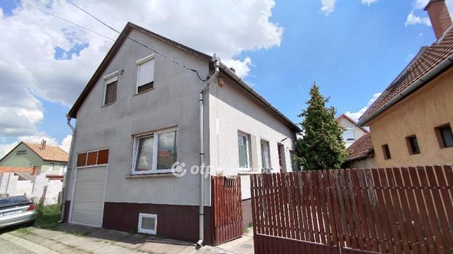 Eladó családi ház, Jászberényben 62 M Ft, 3+7 szobás