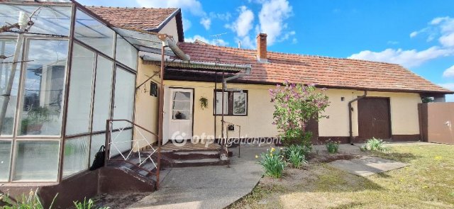 Eladó családi ház, Kiskőrösön 39.9 M Ft, 3 szobás