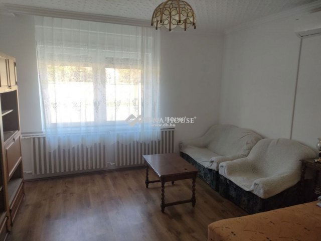 Kiadó családi ház, albérlet, Kecskeméten 120 E Ft / hó