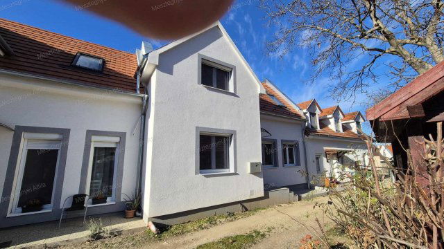 Eladó családi ház, Sopronban 79.9 M Ft, 3 szobás