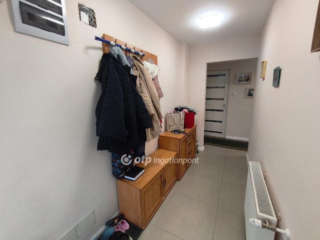 Eladó családi ház, Velencén 215 M Ft, 4 szobás