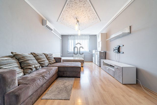 Eladó panellakás, Szegeden 44 M Ft, 2 szobás