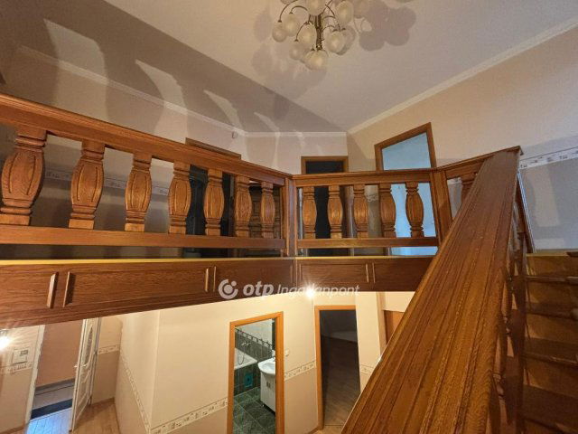 Eladó családi ház, Hajdúböszörményen 170 M Ft, 6+1 szobás