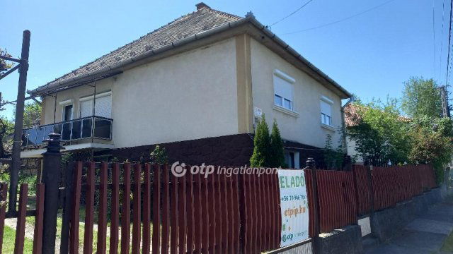 Eladó családi ház, Cereden 25 M Ft, 3 szobás