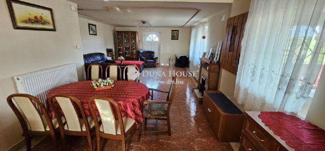 Eladó családi ház, Tápiószecsőn 118.5 M Ft, 2+2 szobás