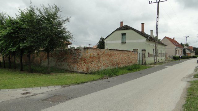 Eladó családi ház, Nagykőrösön 23.5 M Ft, 6 szobás