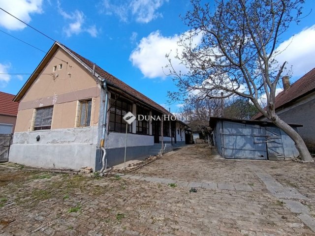 Eladó családi ház, Sombereken 12.9 M Ft, 4 szobás