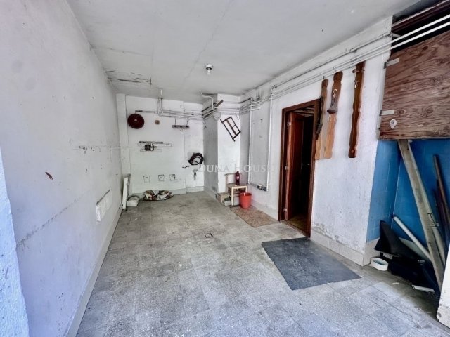 Eladó családi ház, Szegeden 180 M Ft, 7 szobás
