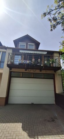 Eladó téglalakás, Biatorbágyon 93 M Ft, 2 szobás