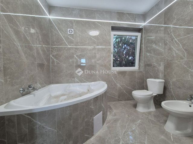 Eladó családi ház, Enyingen 43 M Ft, 4 szobás