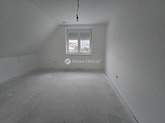 Eladó családi ház, Aranyosgadányban 98 M Ft, 7 szobás