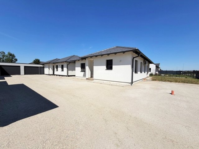 Eladó családi ház, Szombathelyen 89.9 M Ft, 4 szobás