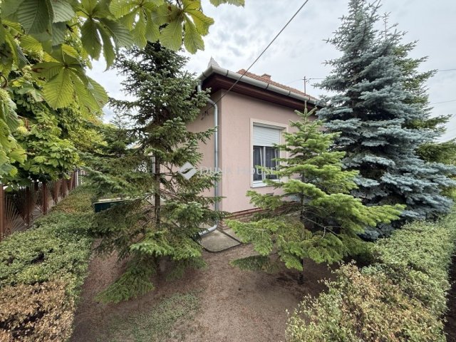 Eladó családi ház, Dunakeszin 125 M Ft, 4 szobás