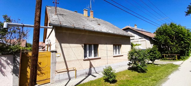 Eladó családi ház, Makón 34.9 M Ft, 3 szobás