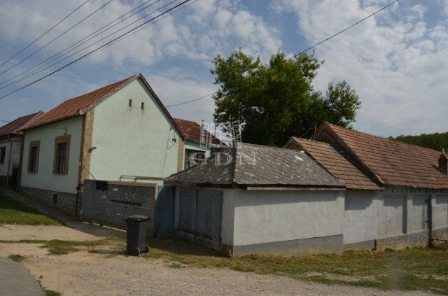 Eladó családi ház, Sántoson 100 M Ft, 2 szobás