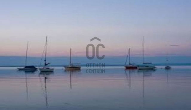 Eladó téglalakás, Siófokon 85.5 M Ft, 2 szobás
