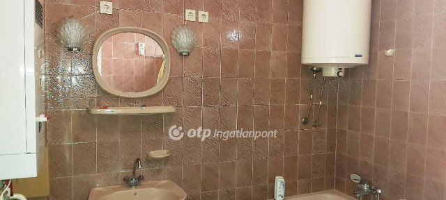 Eladó családi ház, Kecskeméten 129 M Ft, 4+1 szobás