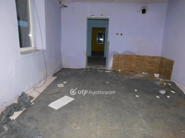 Eladó családi ház, Lánycsókon 6 M Ft, 3 szobás